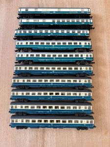 10teiliger Schnellzug der DB blau-beige