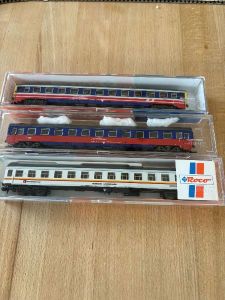 3 Wagen von Roco