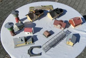 Spur N Geb&auml;ude Konvolut, 14 St&uuml;ck N H&auml;uschen verschiedener Hersteller. Siehe Bilder.