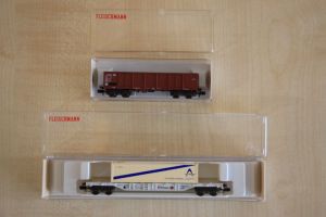 2 Güterwagen in OVP