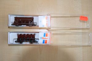2 Schotterwagen mit hellem Schotter in OVP