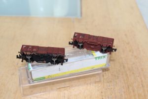2x  Minitrix  Hochbordwagen DB Epoche IV, in OVP/o.OVP, Beladung Echtkohle