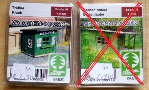 Lasercut ModelScene Farn und Buden sowie DM Toys Bahnsteigbänke