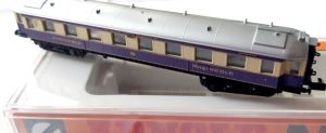 RHEINGOLD-Schnellzugwagen 1. Klasse mit Küche, Gattung/Bauart SA4ük-28, creme/violett
