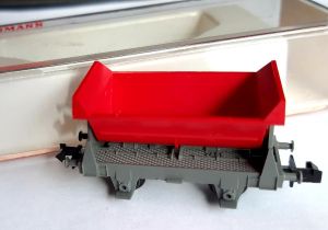 Lorenkippwagen, 2-achsig, rot/grau, kippbar