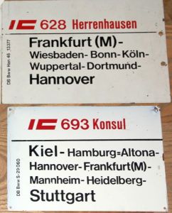 zwei Zuglaufschilder original - 70er/80er Jahre Metall