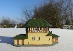 KIBRI N 7440 Stellwerk Körle. Modell vollständig lackiert.