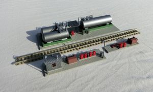 ARNOLD N 6360 Dieseltanklager. Modell vollständig lackiert.