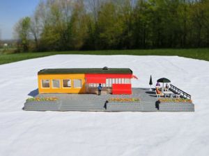 ARNOLD rapido 0676, Haltepunkt. Teilweise lackiert mit etwas Szene.