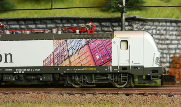 Hobbytrain Vectron