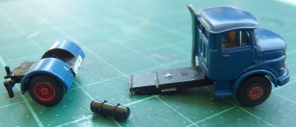 miNis MB L322 als Abschleppwagen